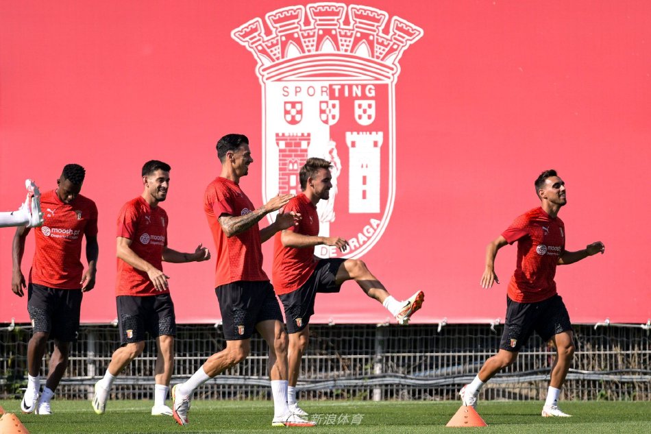 这凸显了他 这凸显了他